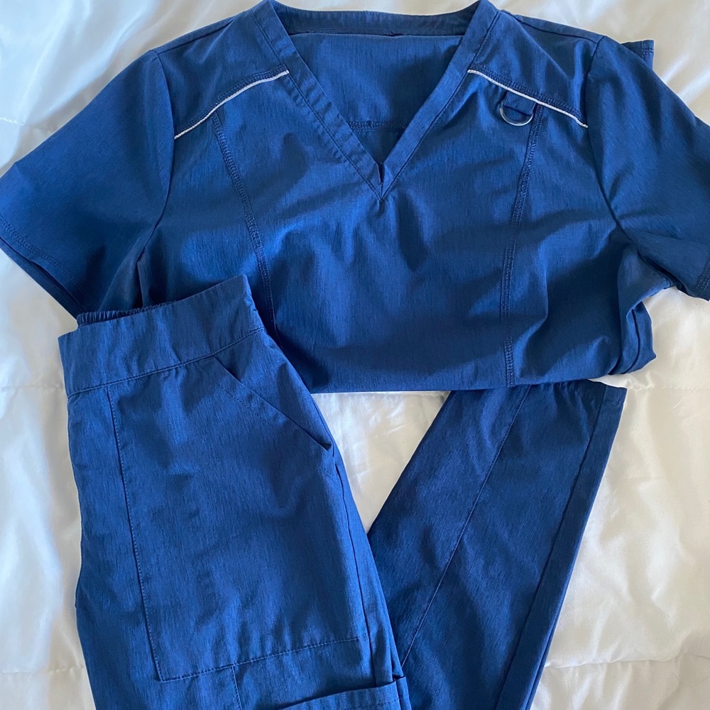 Jaanuu navy scrub set